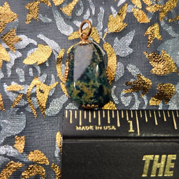 Elegant Ocean Jasper Pendant with 18K Gold – A Natural Beauty - Picture 7 of 7